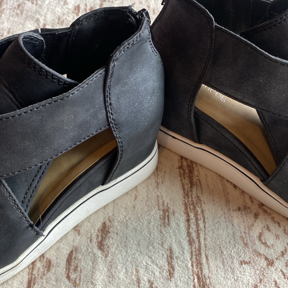 Maurice’s shoes - Picture 8 of 8